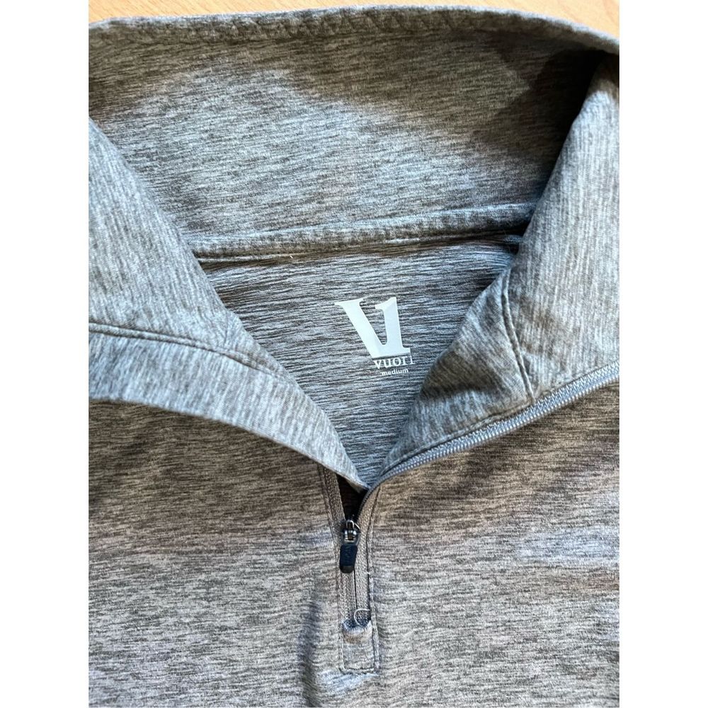 Vuori Light Gray Long Sleeve Crop Top - Picture 5 of 6